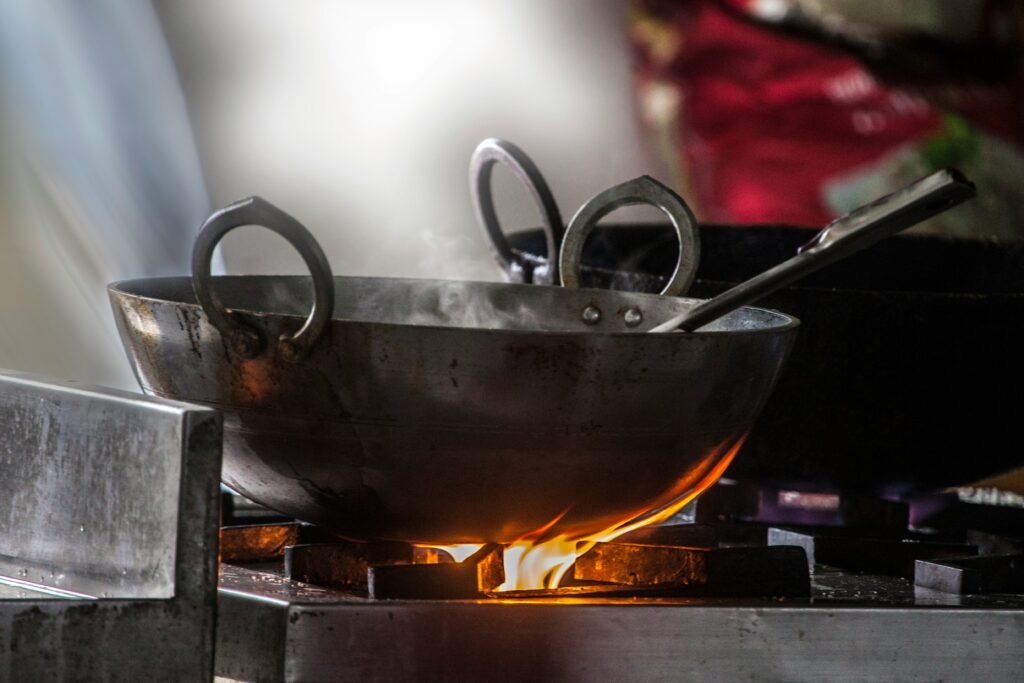 how to season a wok
