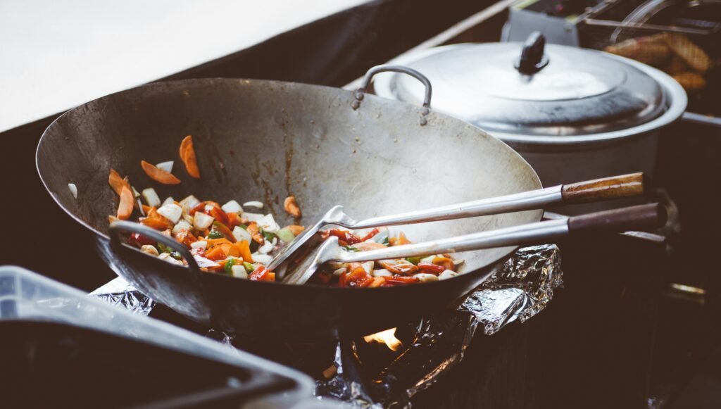 how to season a wok